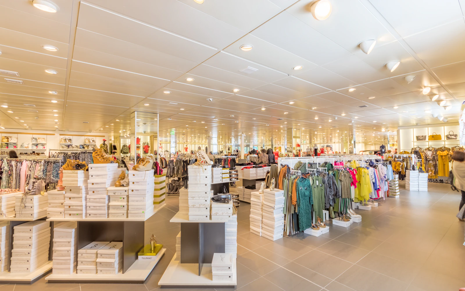 Lisbon Outlet Shopping Tour