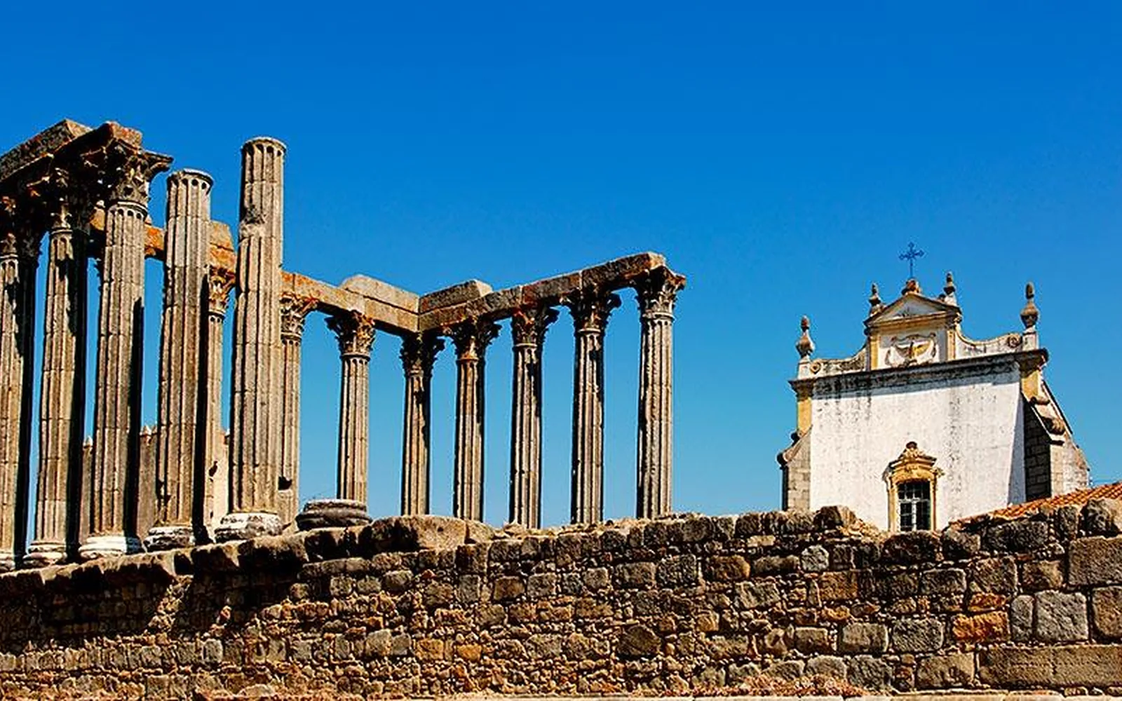 Alentejo: heritage towns and open landscapes.